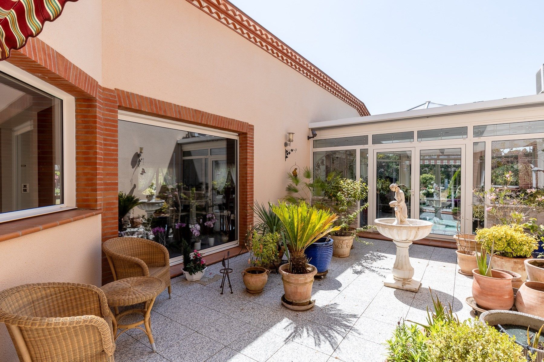 house 9 Rooms for sale on LAVAUR (81500)