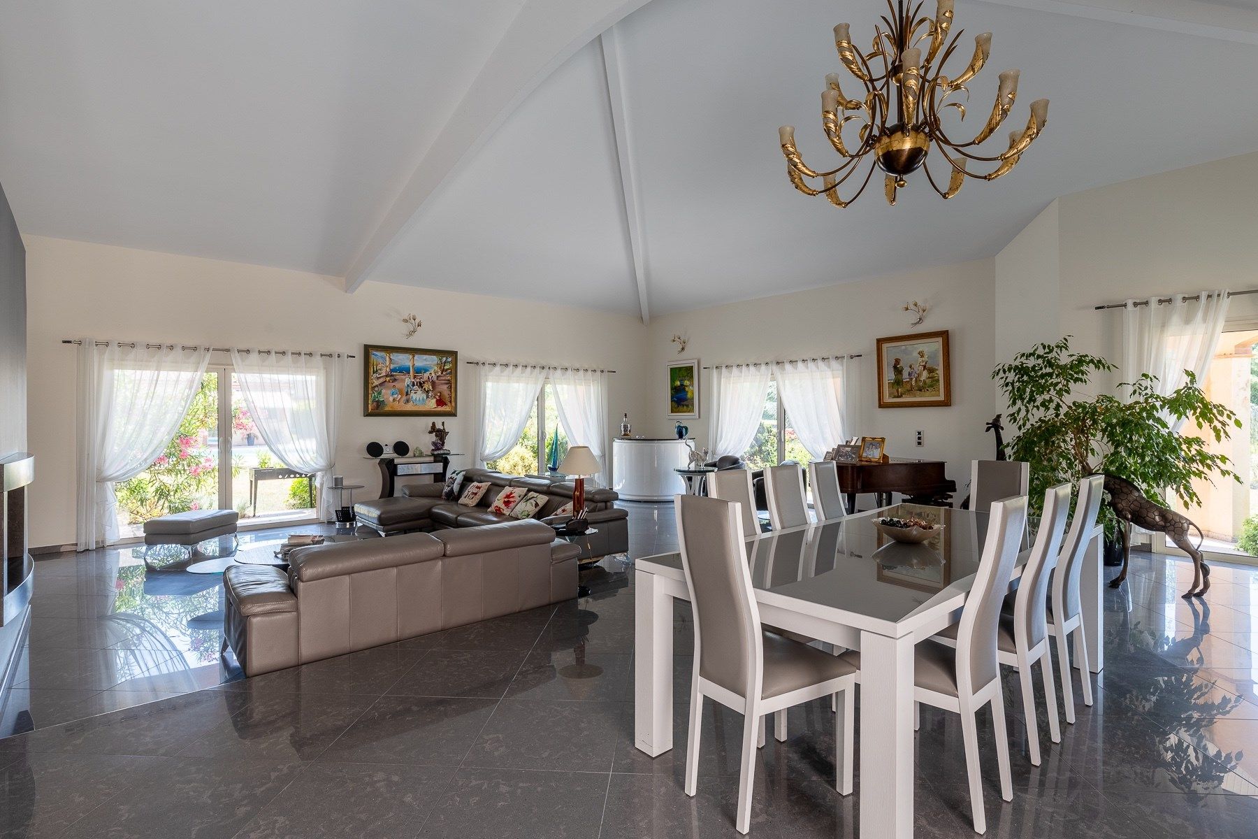 house 16 Rooms for sale on LAVAUR (81500)