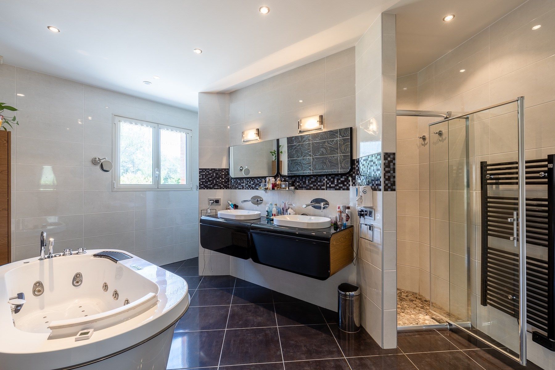 house 16 Rooms for sale on LAVAUR (81500)