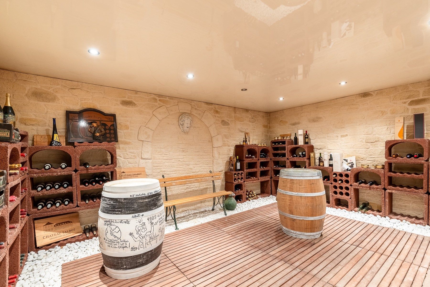 house 16 Rooms for sale on LAVAUR (81500)