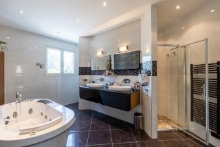 house 16 Rooms for sale on LAVAUR (81500)