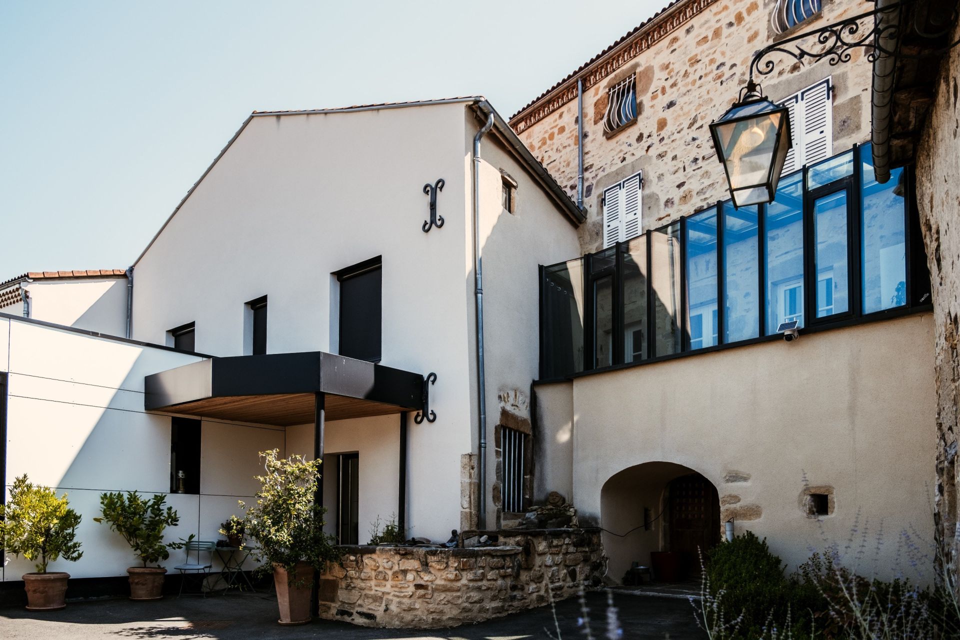 house 9 Rooms for sale on VIC LE COMTE (63270)
