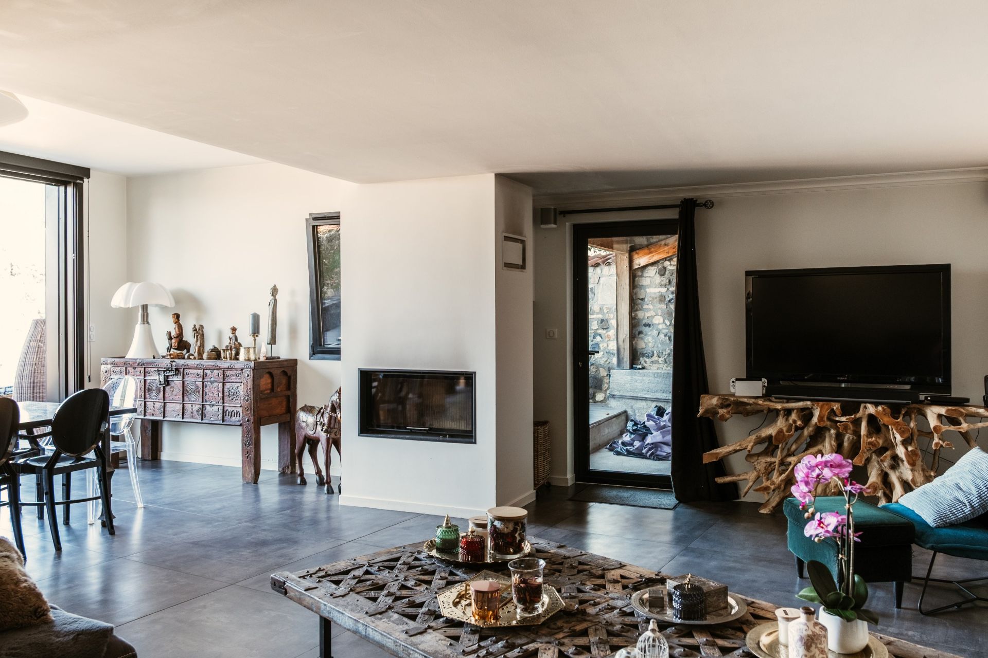 house 9 Rooms for sale on VIC LE COMTE (63270)