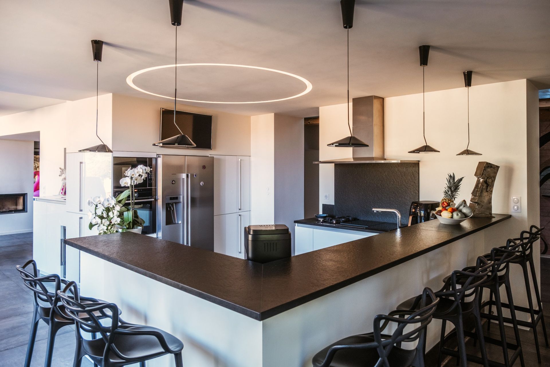 house 9 Rooms for sale on VIC LE COMTE (63270)