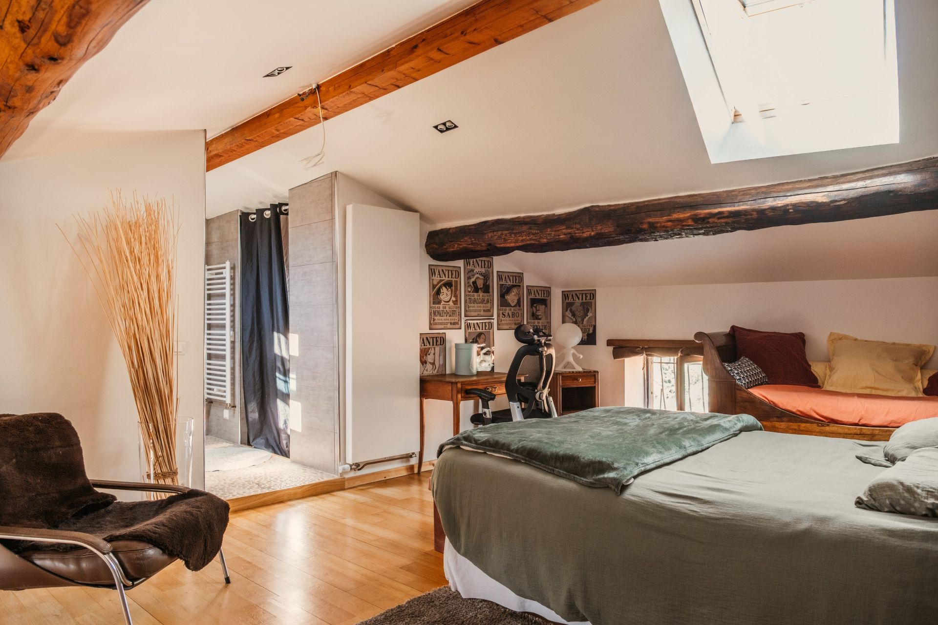 house 9 Rooms for sale on VIC LE COMTE (63270)
