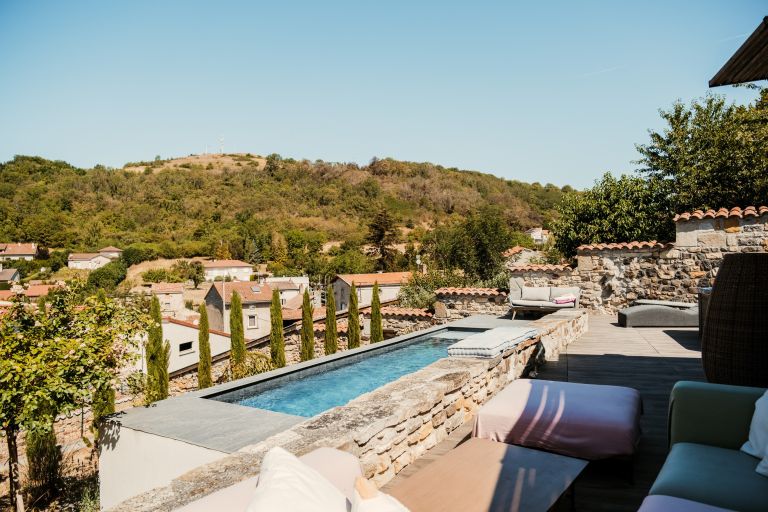 house 9 Rooms for sale on VIC LE COMTE (63270)