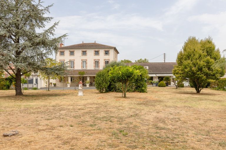 maison de maître 10 Pièces en vente sur ST PAUL CAP DE JOUX (81220)