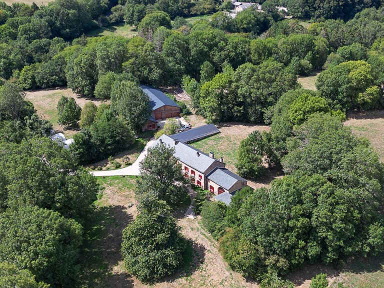 maison 11 Pièces en vente sur DOURGNE (81110)