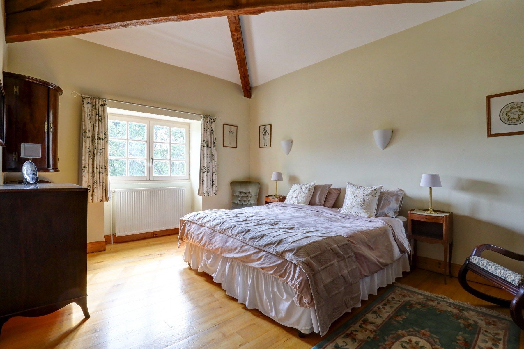 house 10 Rooms for sale on CASTELNAU DE MONTMIRAL (81140)