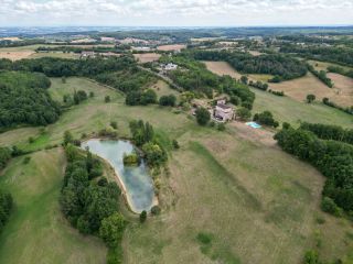 house 10 Rooms for sale on CASTELNAU DE MONTMIRAL (81140)