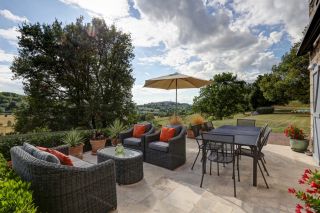 house 10 Rooms for sale on CASTELNAU DE MONTMIRAL (81140)