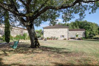 house 10 Rooms for sale on CASTELNAU DE MONTMIRAL (81140)