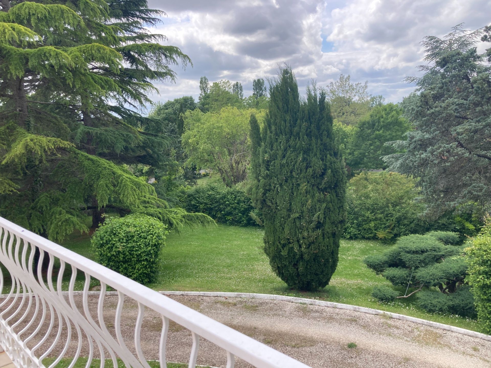 house 13 Rooms for sale on VIEILLE TOULOUSE (31320)
