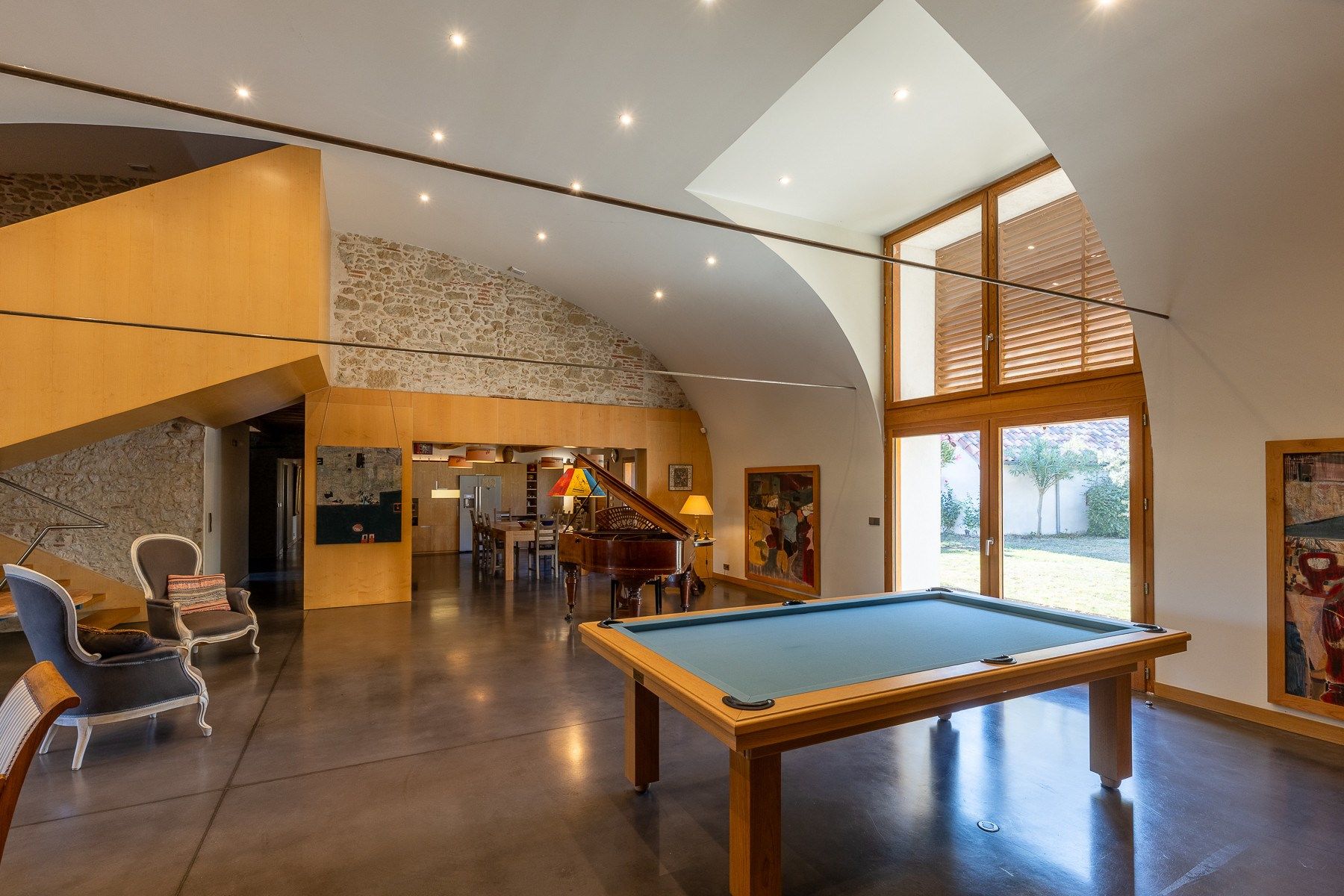 house 12 Rooms for sale on LAVAUR (81500)