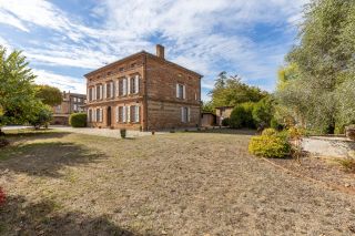 house 18 Rooms for sale on RABASTENS (81800)