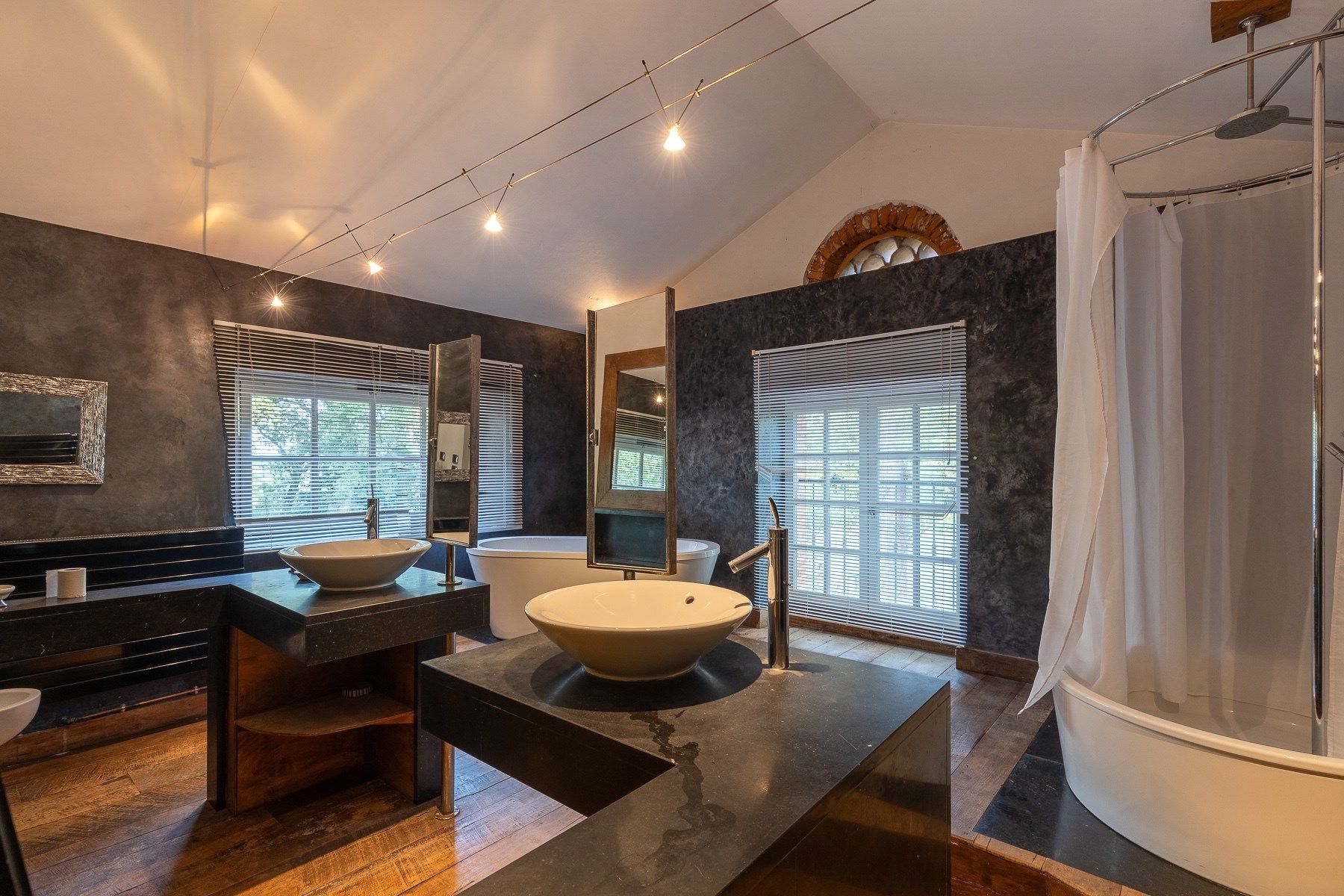 castle 25 Rooms for sale on LAGRAVE (81150)
