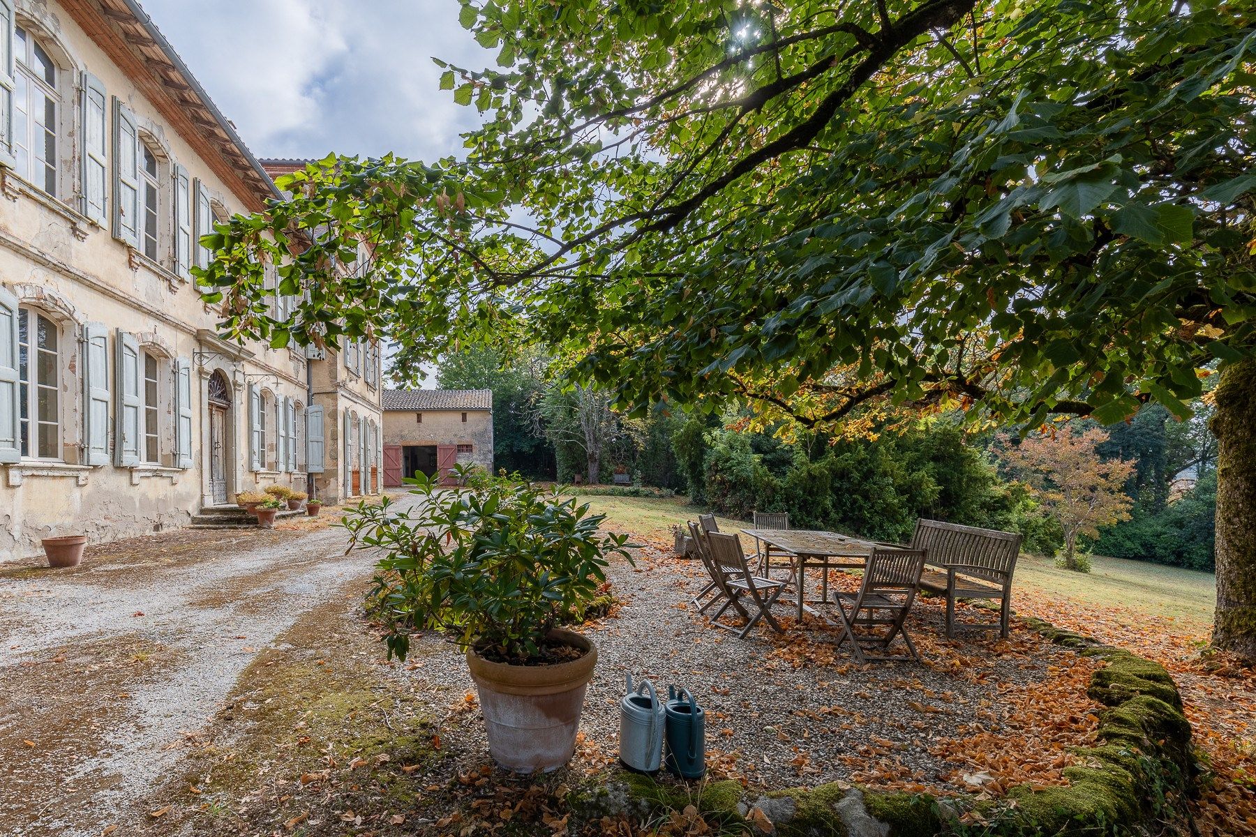 mansion 15 Rooms for sale on LAVAUR (81500)