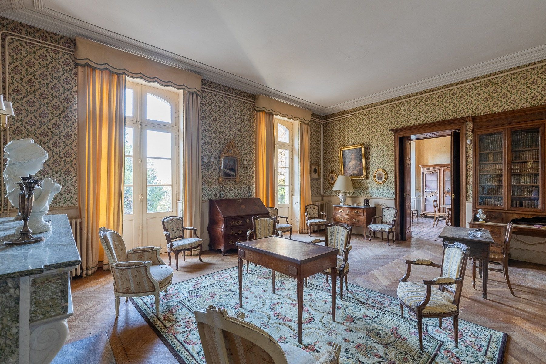mansion 15 Rooms for sale on LAVAUR (81500)