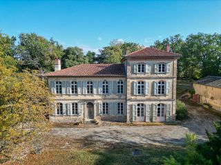 mansion 15 Rooms for sale on LAVAUR (81500)