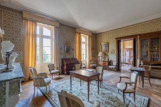 mansion 15 Rooms for sale on LAVAUR (81500)
